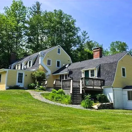 Private Tavern, Hot Tub, 8-Fireplaces, Spa Baths, Fire Pit, Baths Ensuite - Shop Or Ski!